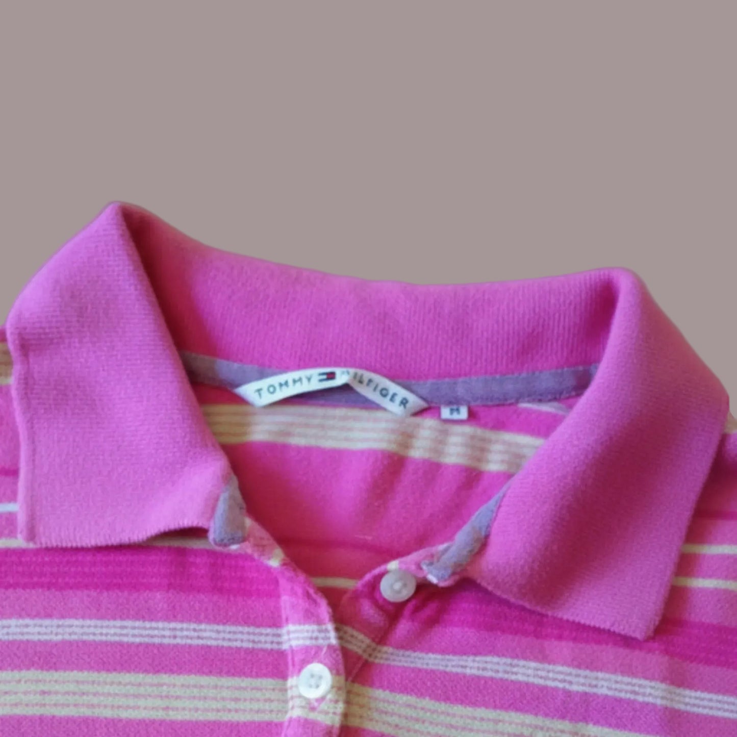 Polo Tommy Hilfiger Donna Rosa Fucsia Righe Gialle Stemma Ricamato Taglia M