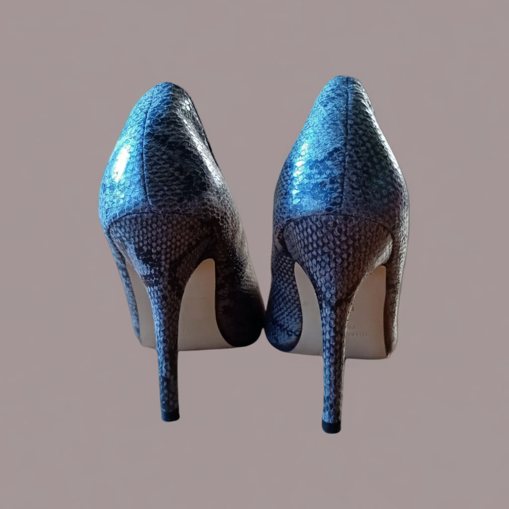 Décolleté a Punta Snake Print Blu Elettrico Tacco Spillo – Numero 39 – Usato