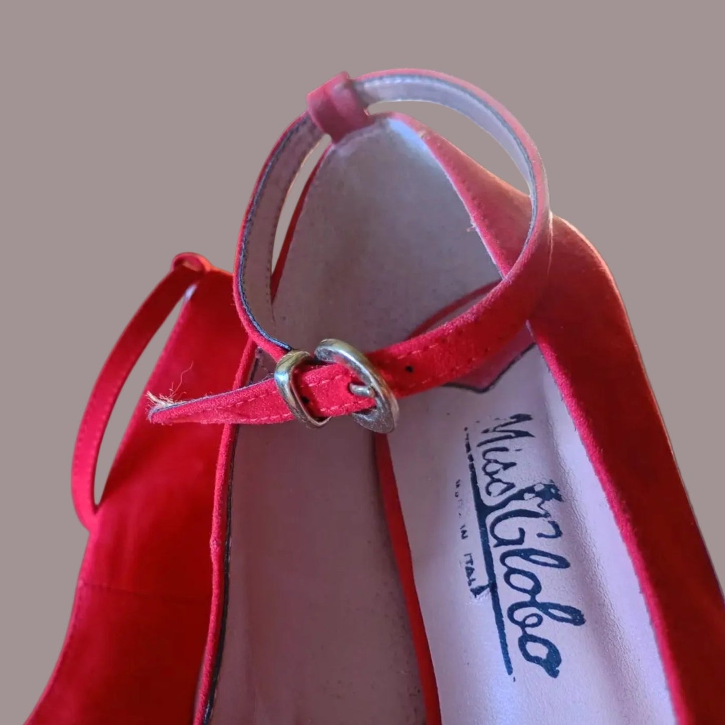 Miss Globo Décolleté Peep-Toe Rosso Scamosciato con Plateau – Numero 38 – Made in Italy