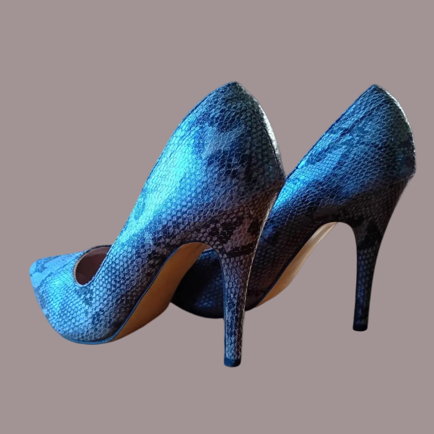 Décolleté a Punta Snake Print Blu Elettrico Tacco Spillo – Numero 39 – Usato